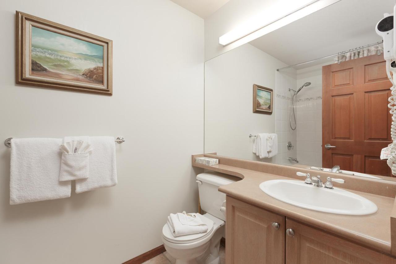 Lagoons By Cozystay Signature Whistler Exteriör bild